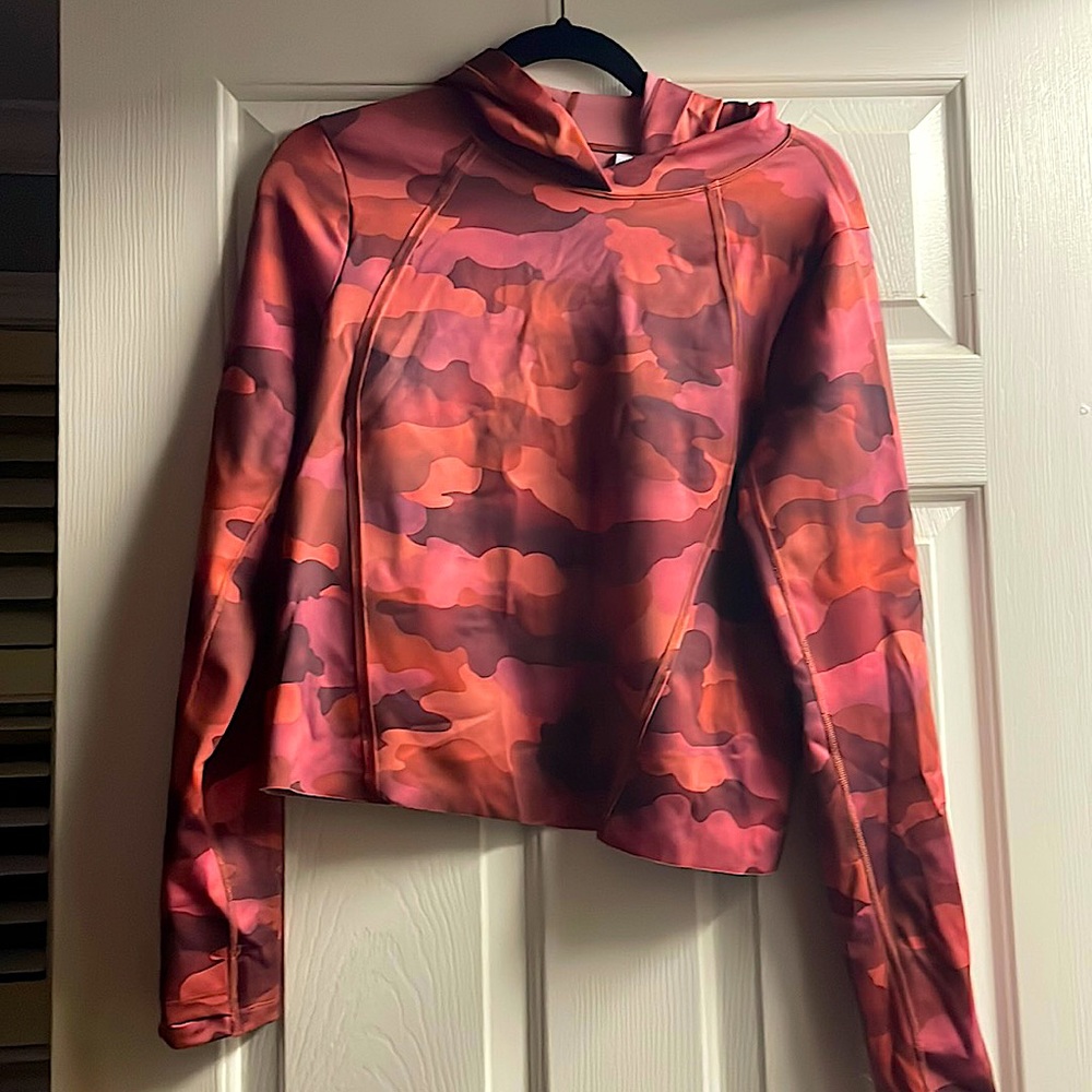 ATHLETA Pinnacle Hoodie Mantra Camo Print